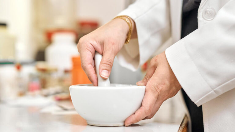 Fórmulas magistrales en pediatría: Medicamentos seguros y eficaces para los más pequeños